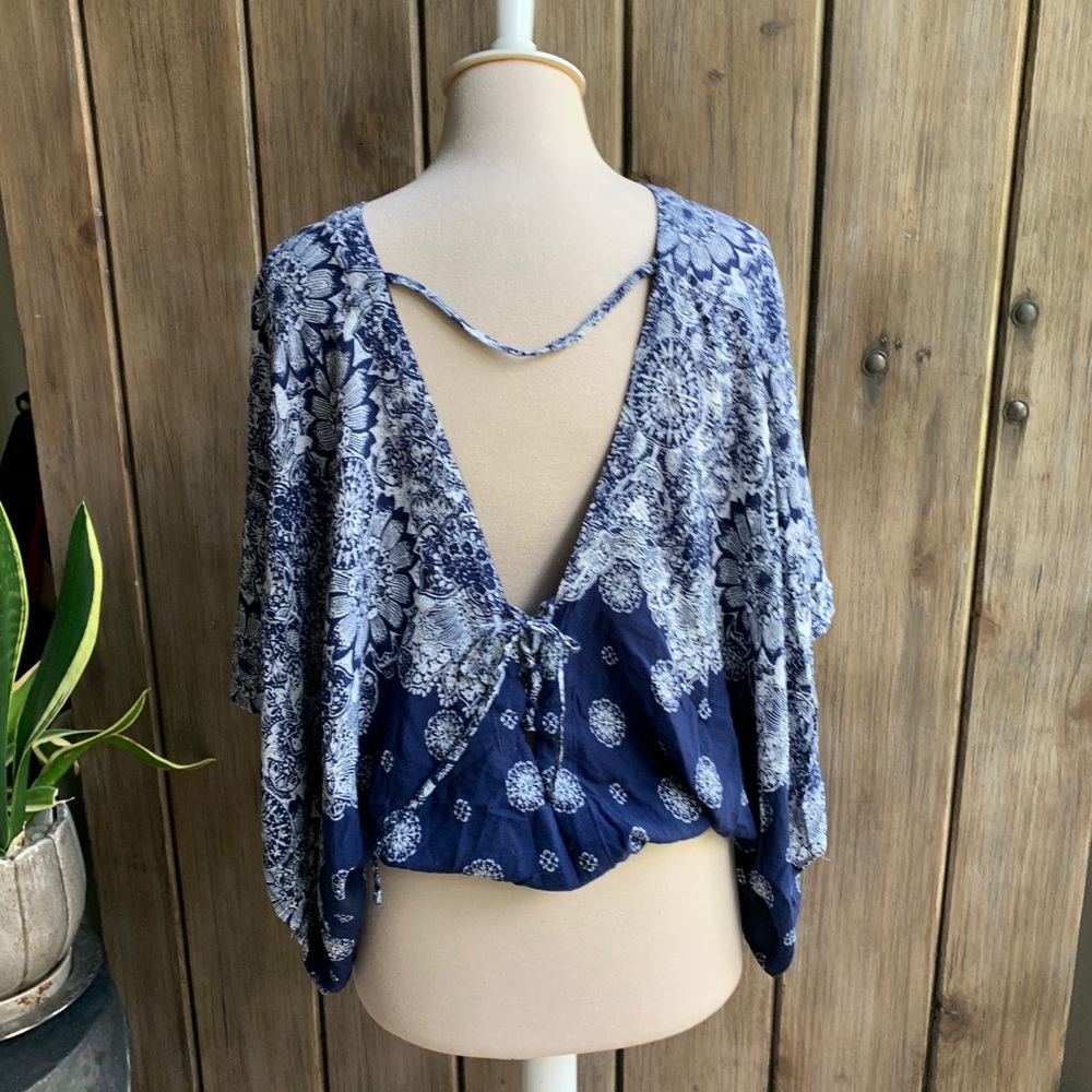 Lulus Top • - Picture 13 of 14